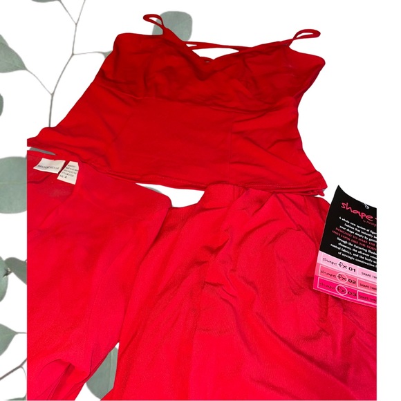 Red 3-piece pants outfit! - Picture 6 of 6